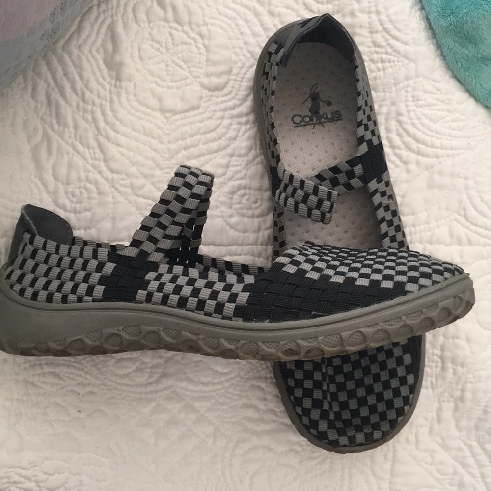 Corkys size 9 flats good condition
